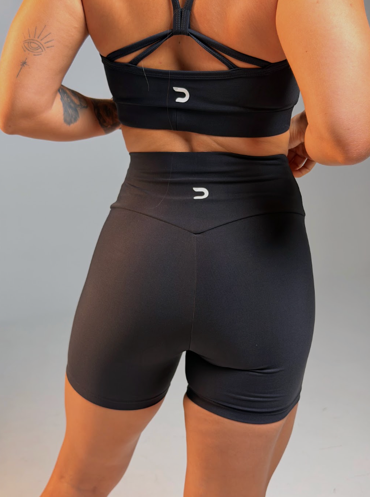 ESSENCE SHORT CLASSIC