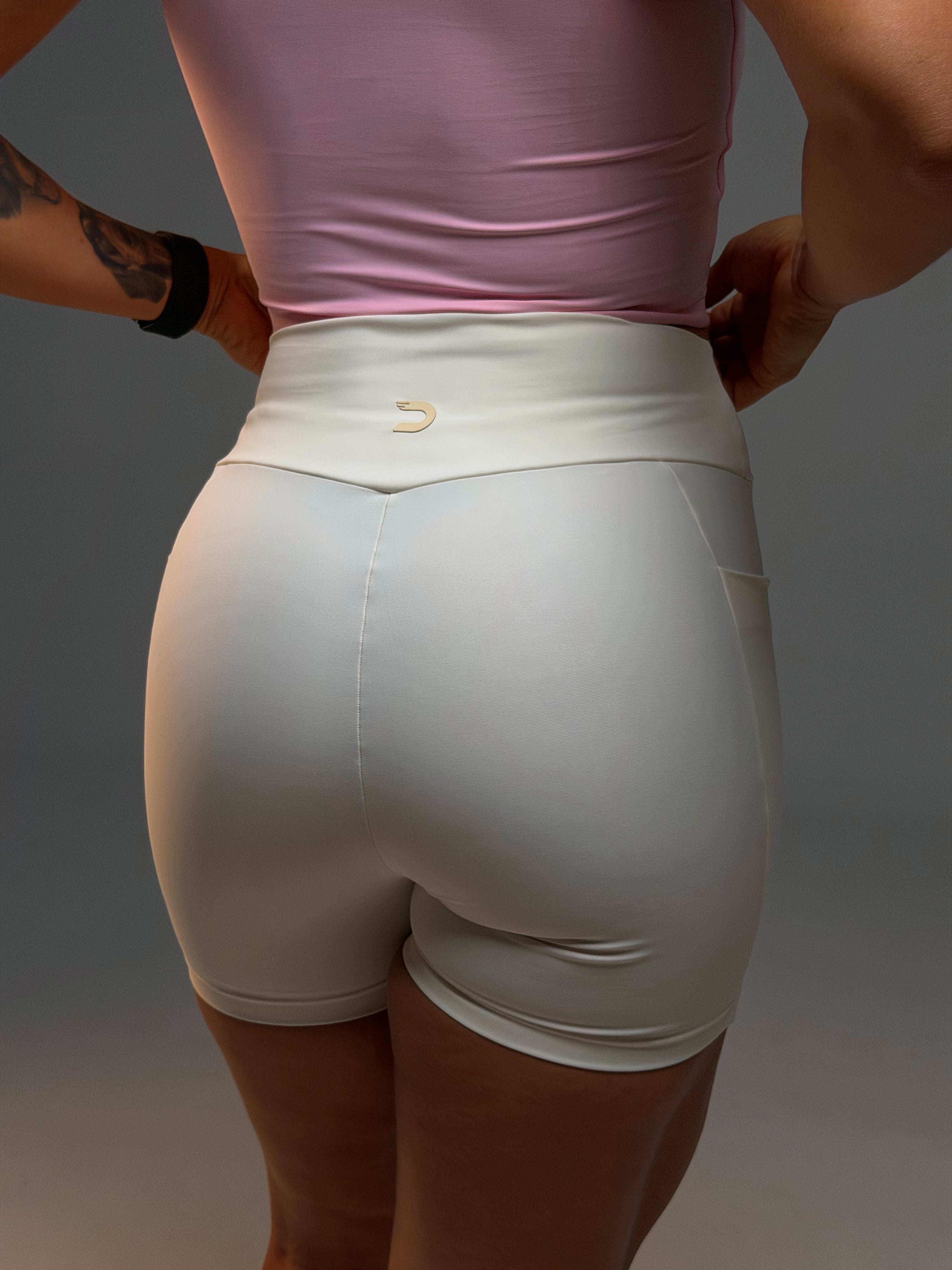 Essence Pocket Short